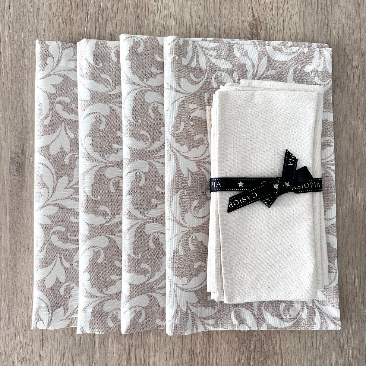 Set 4 Individuales antimanchas Vistalegre + 4 Servilletas hueso