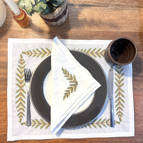 Individual antimanchas + servilleta lino bordado hojas