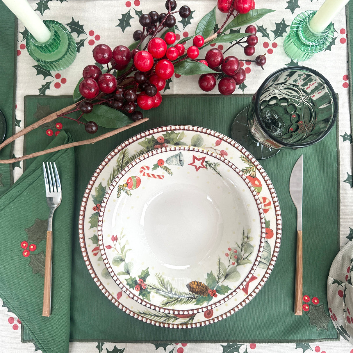 Individual antimanchas rectangular verde bordados acebo