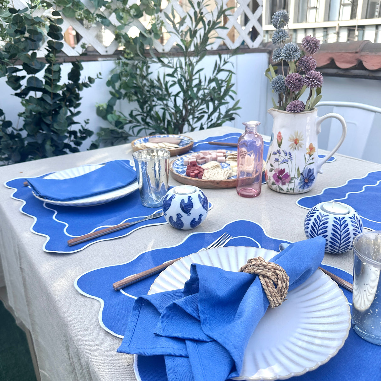 Individual antimanchas rectangular bordado ondas azul y blanco