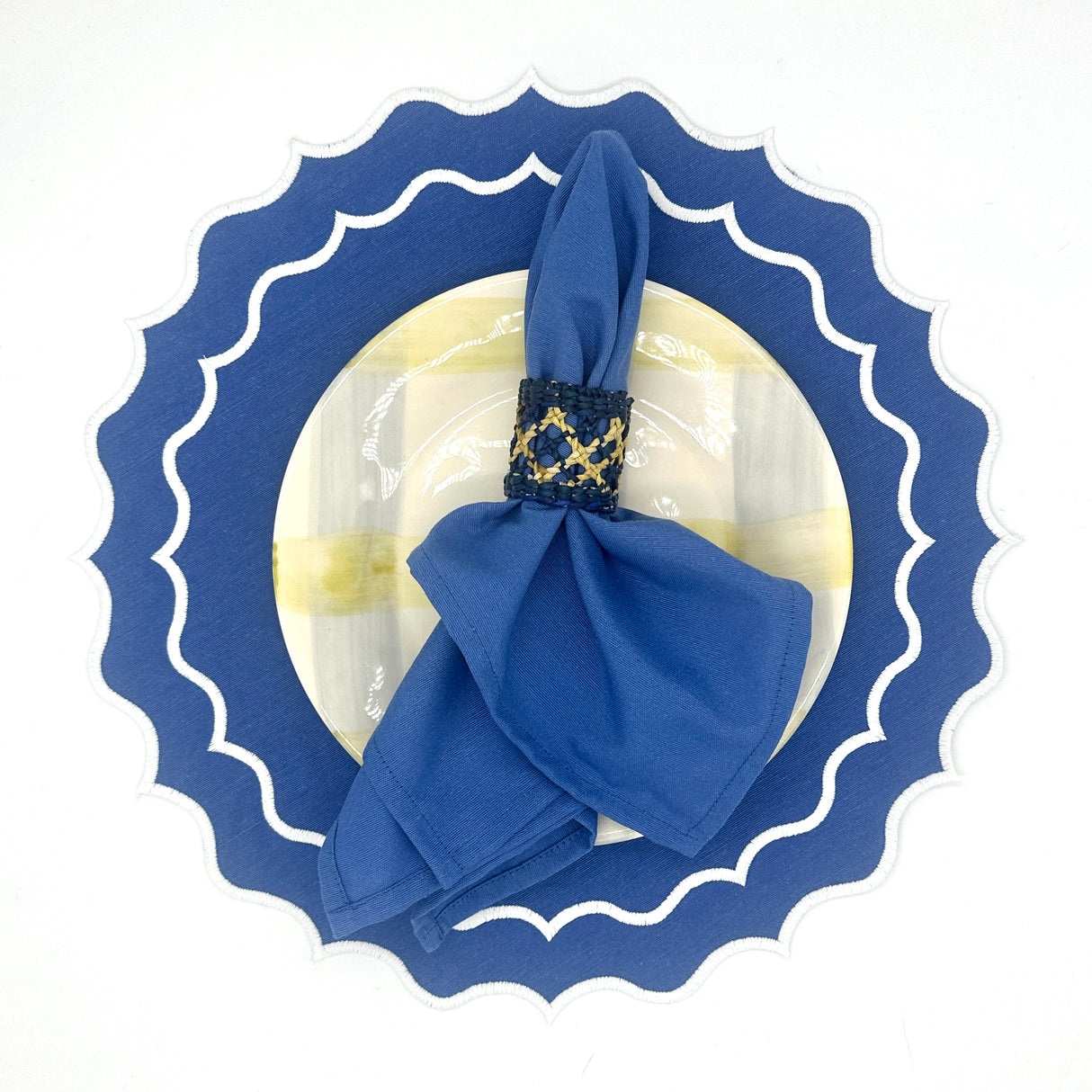 Individual antimanchas redondo bordado ondas azul y blanco