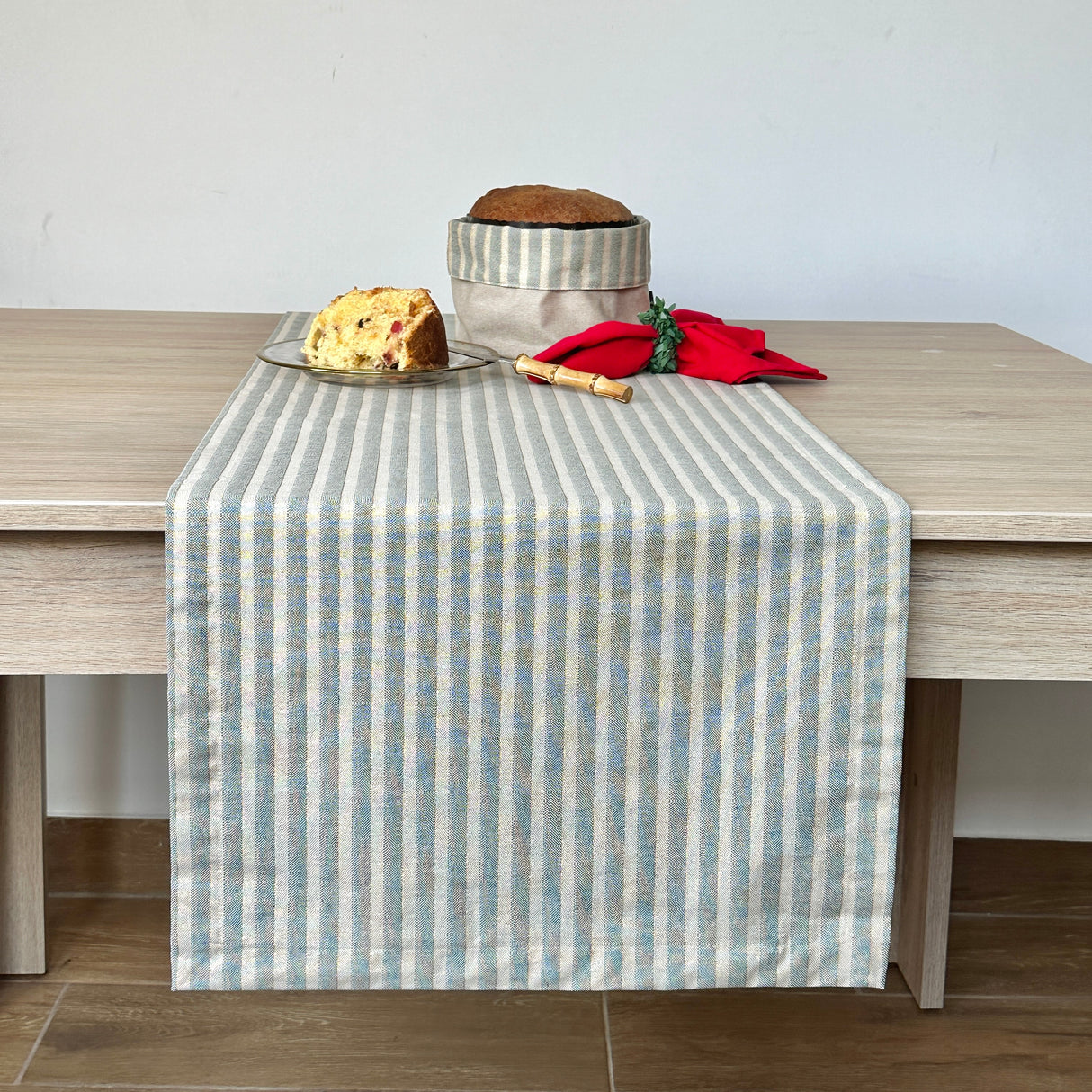 Camino de mesa antimanchas Lúrex verde