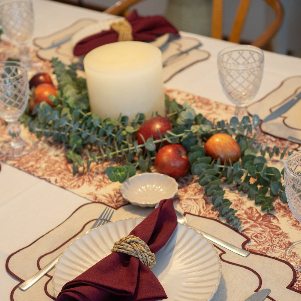 Individual antimanchas bordado ondas beige y burdeos