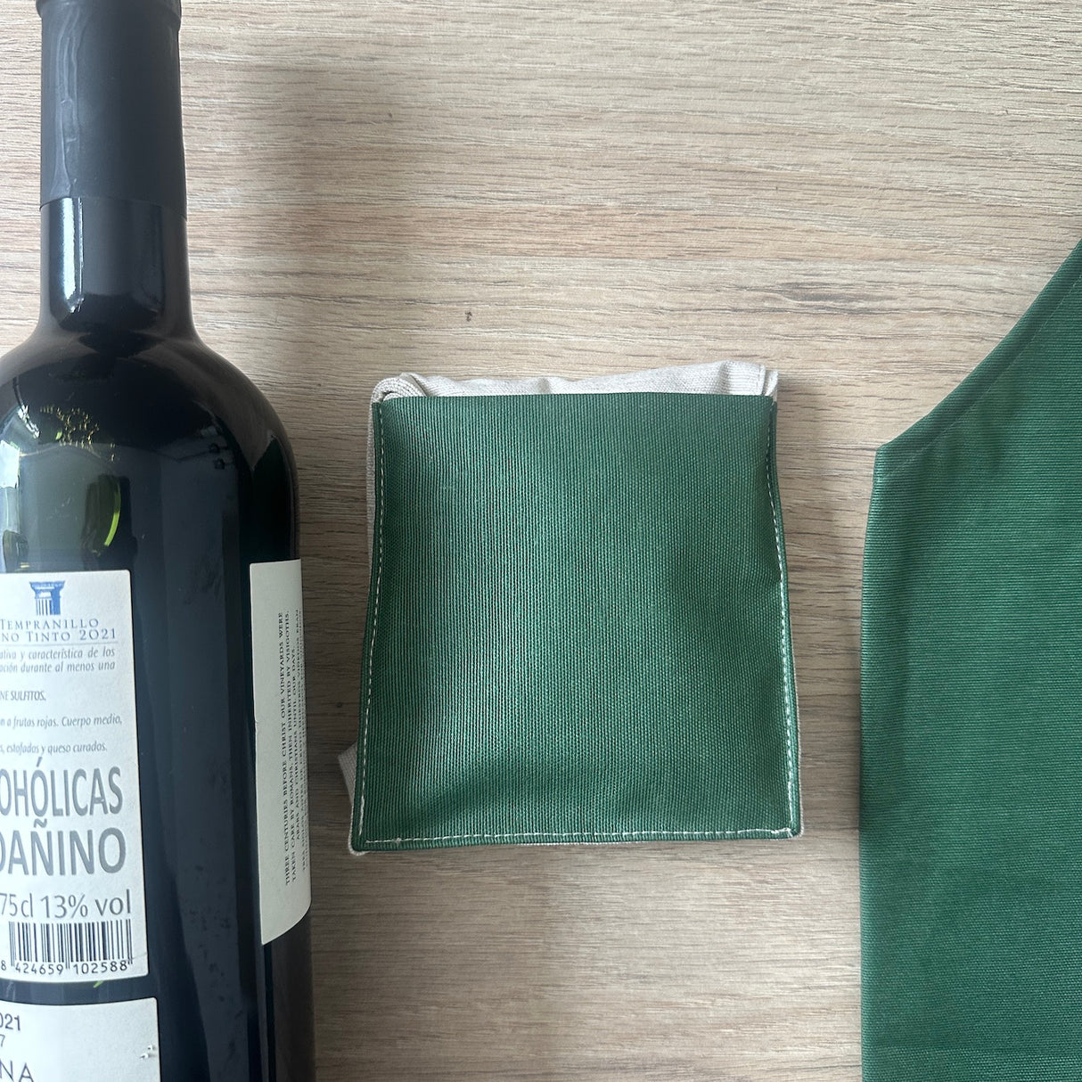 Pack portavinos + mandil parrillero hombre - Verde y Beige
