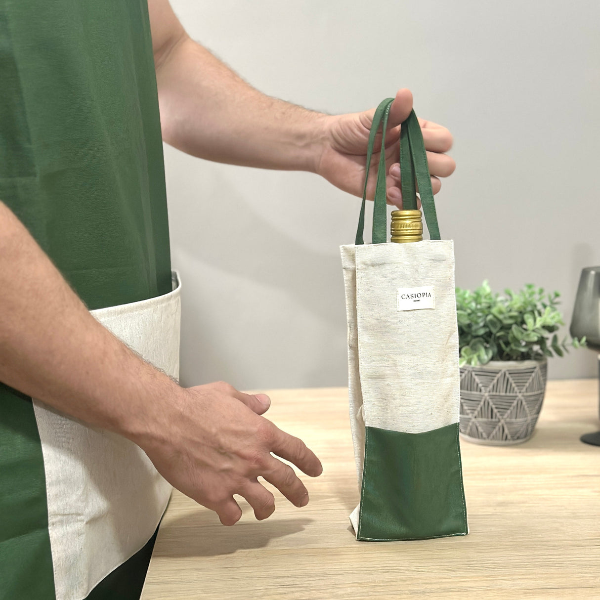 Pack portavinos + mandil parrillero hombre - Verde y Beige