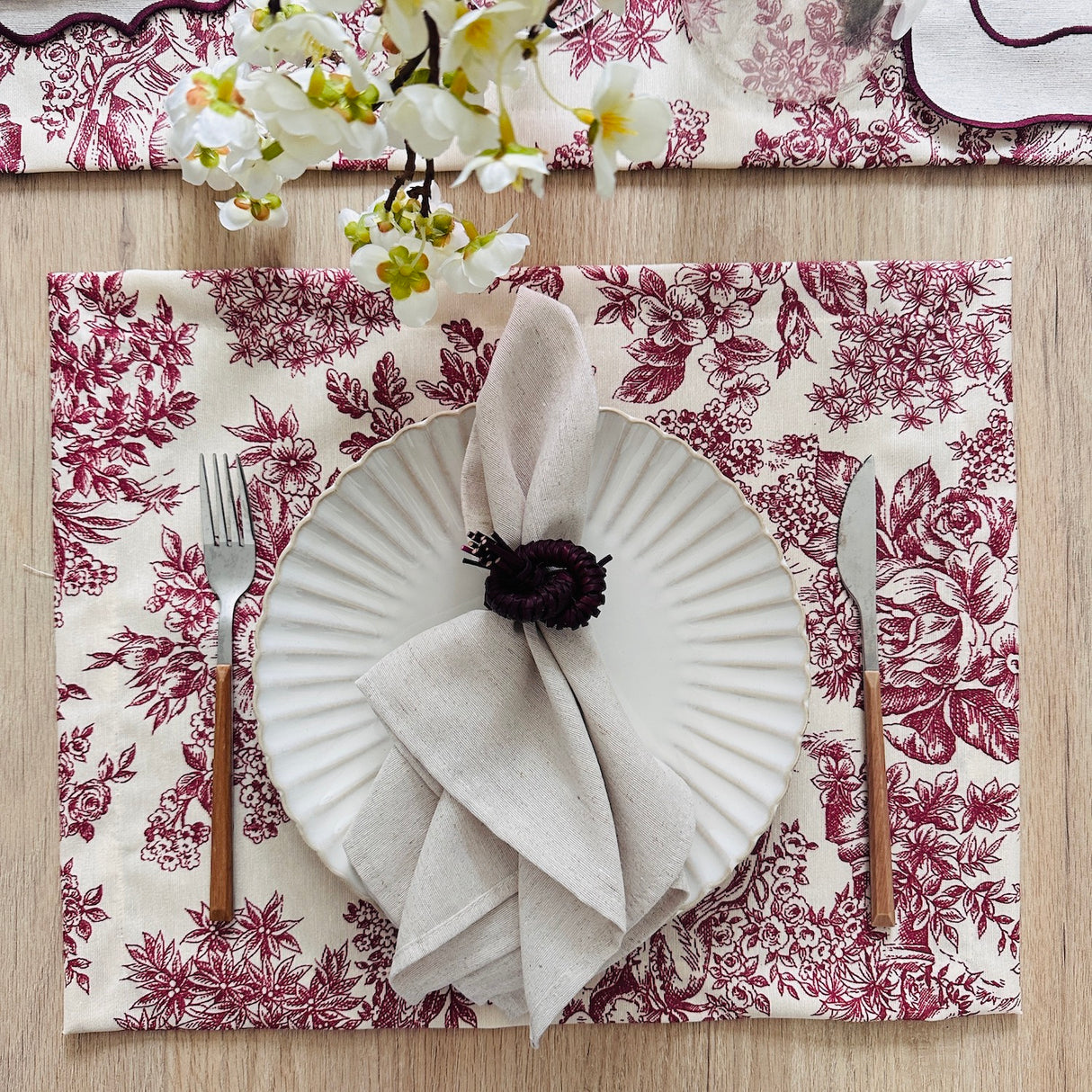 Set 4 Individuales antimanchas Toile de Jouy granate