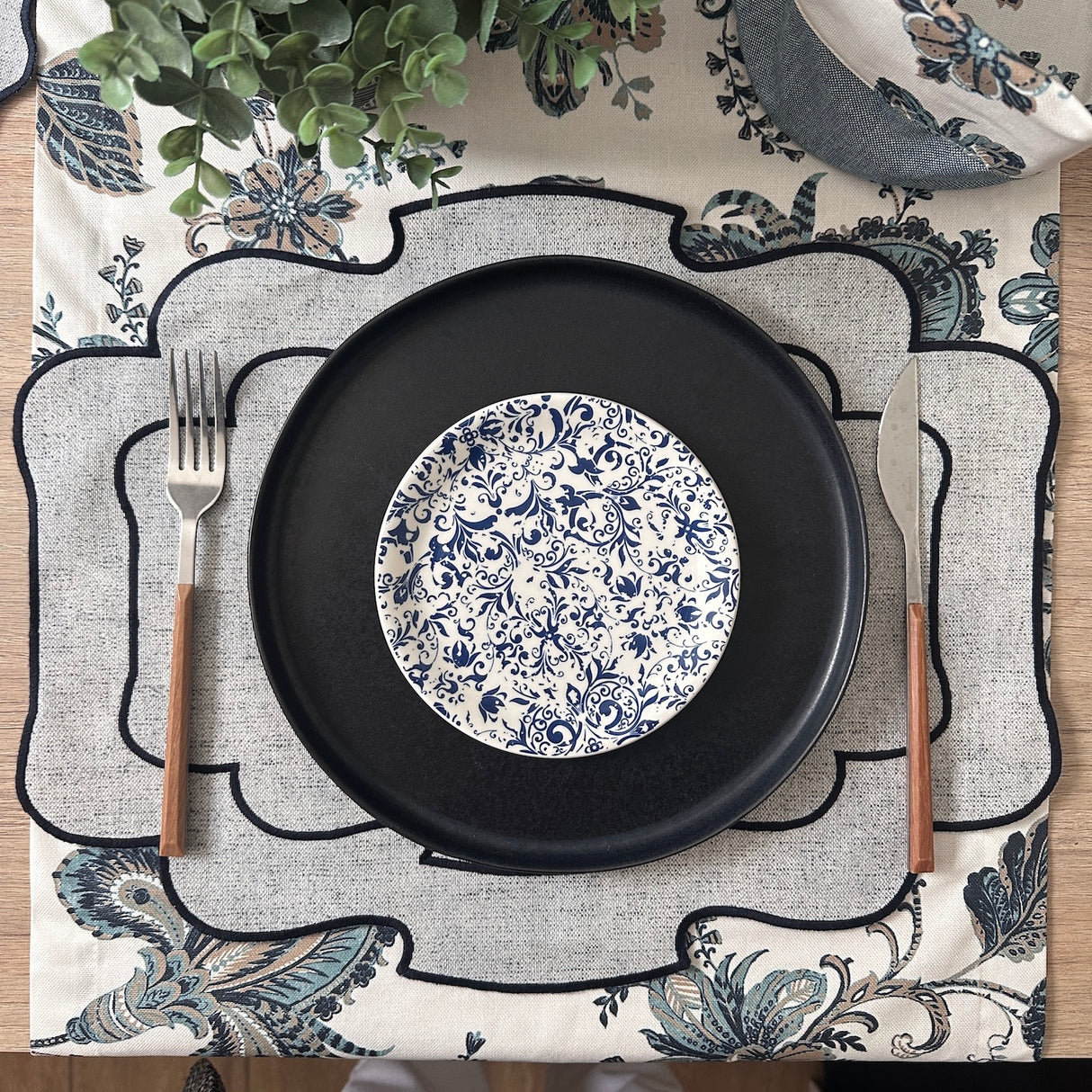 Individual antimanchas rectangular bordado ondas gris y marino