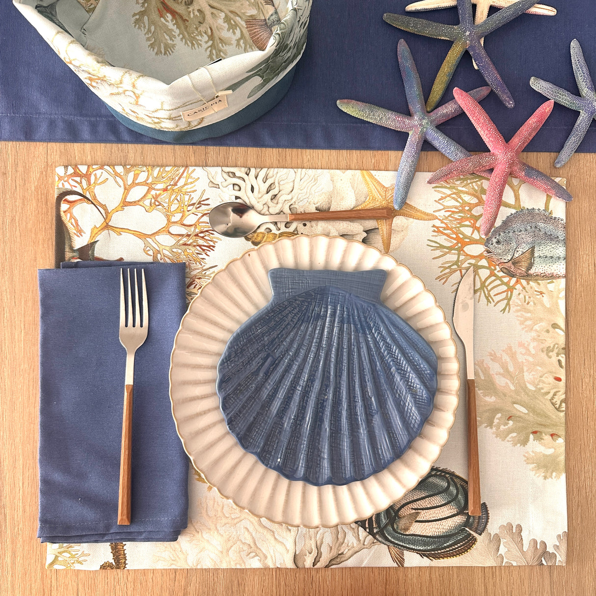 Set 4 Individuales Acuario + Camino de mesa Azulino + 4 servilletas azulino + Panera