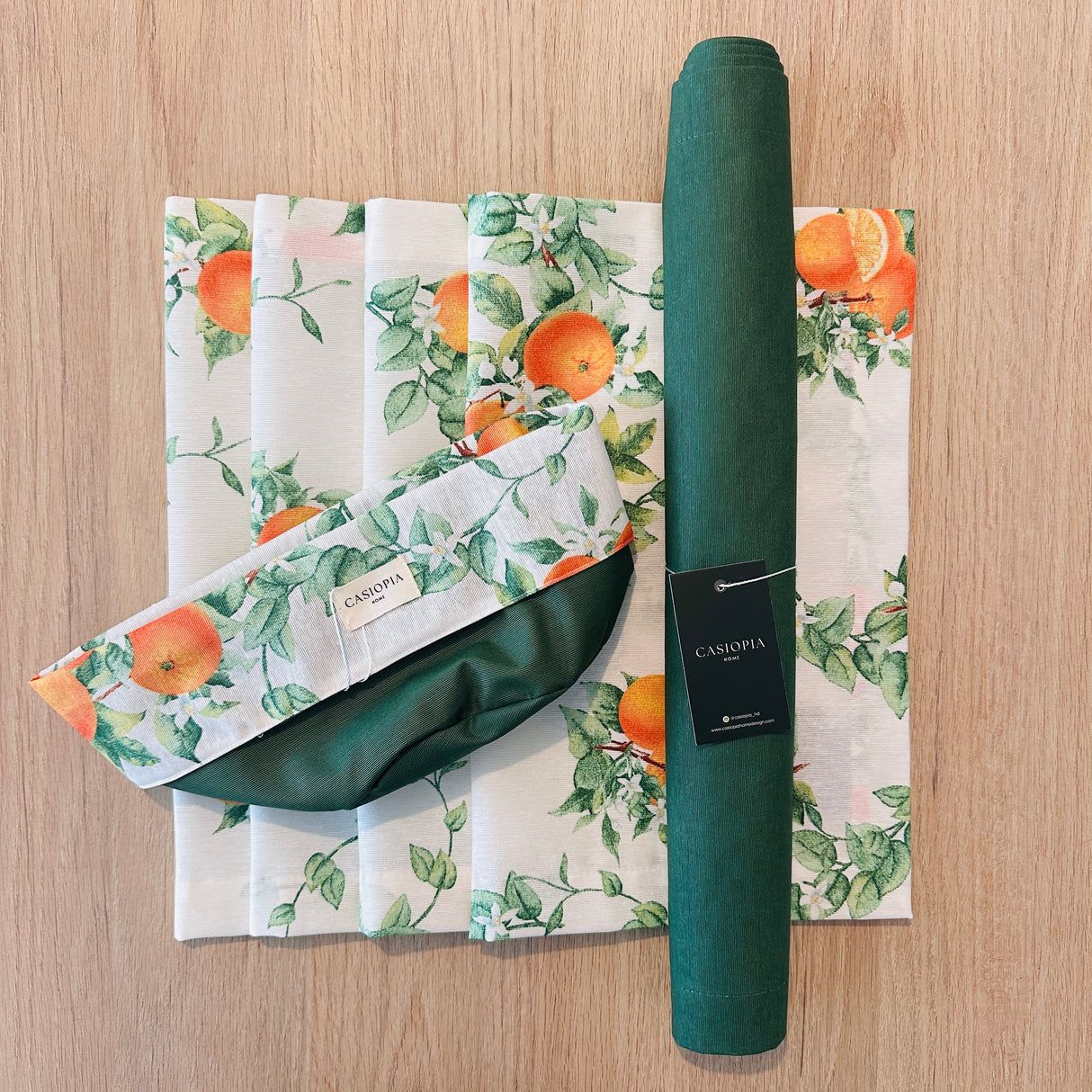 Set 4 Individuales Naranjas + Camino de mesa Verde + panera