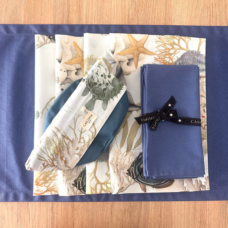 Set 4 Individuales Acuario + Camino de mesa Azulino + 4 servilletas azulino + Panera