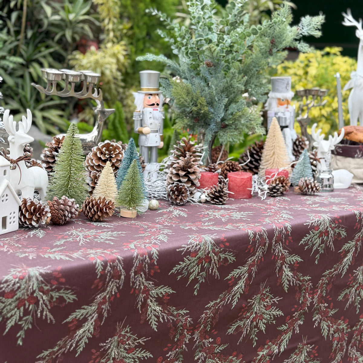 Mantel antimanchas rectangular Crown Burdeos