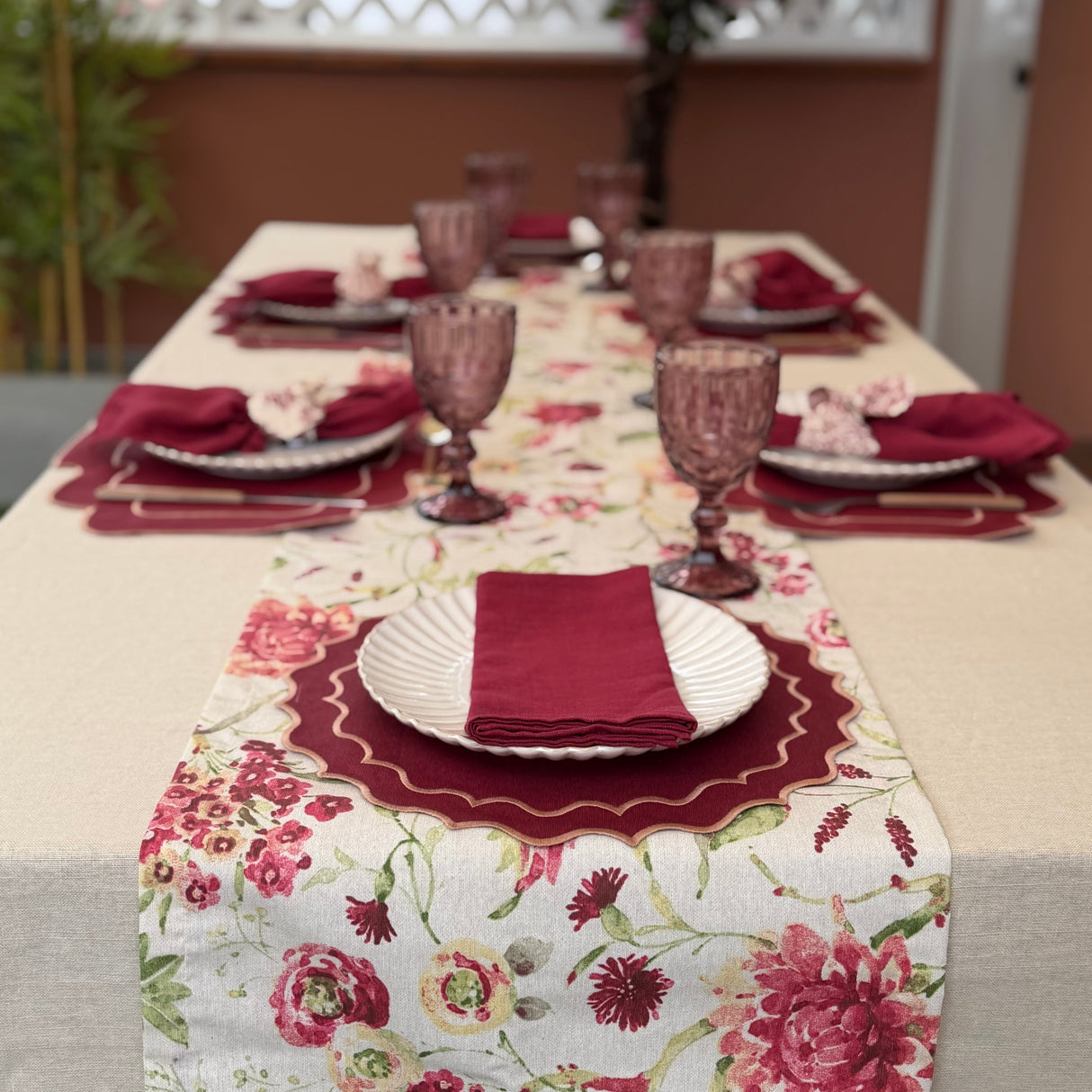 Individual antimanchas bordado ondas granate y beige