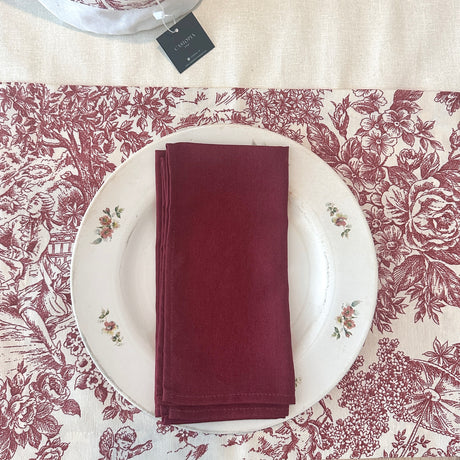 Set 4 Individuales Toile de Jouy granate + Camino de mesa Hueso + 4 servilletas granate