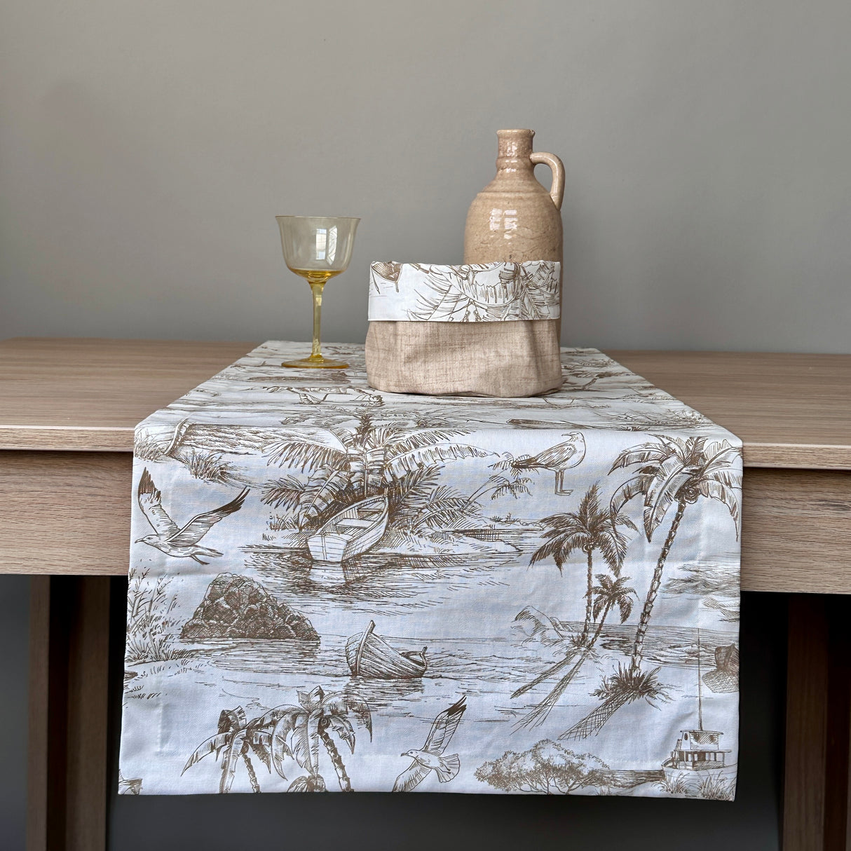 Camino de mesa antimanchas Cartagena Beige