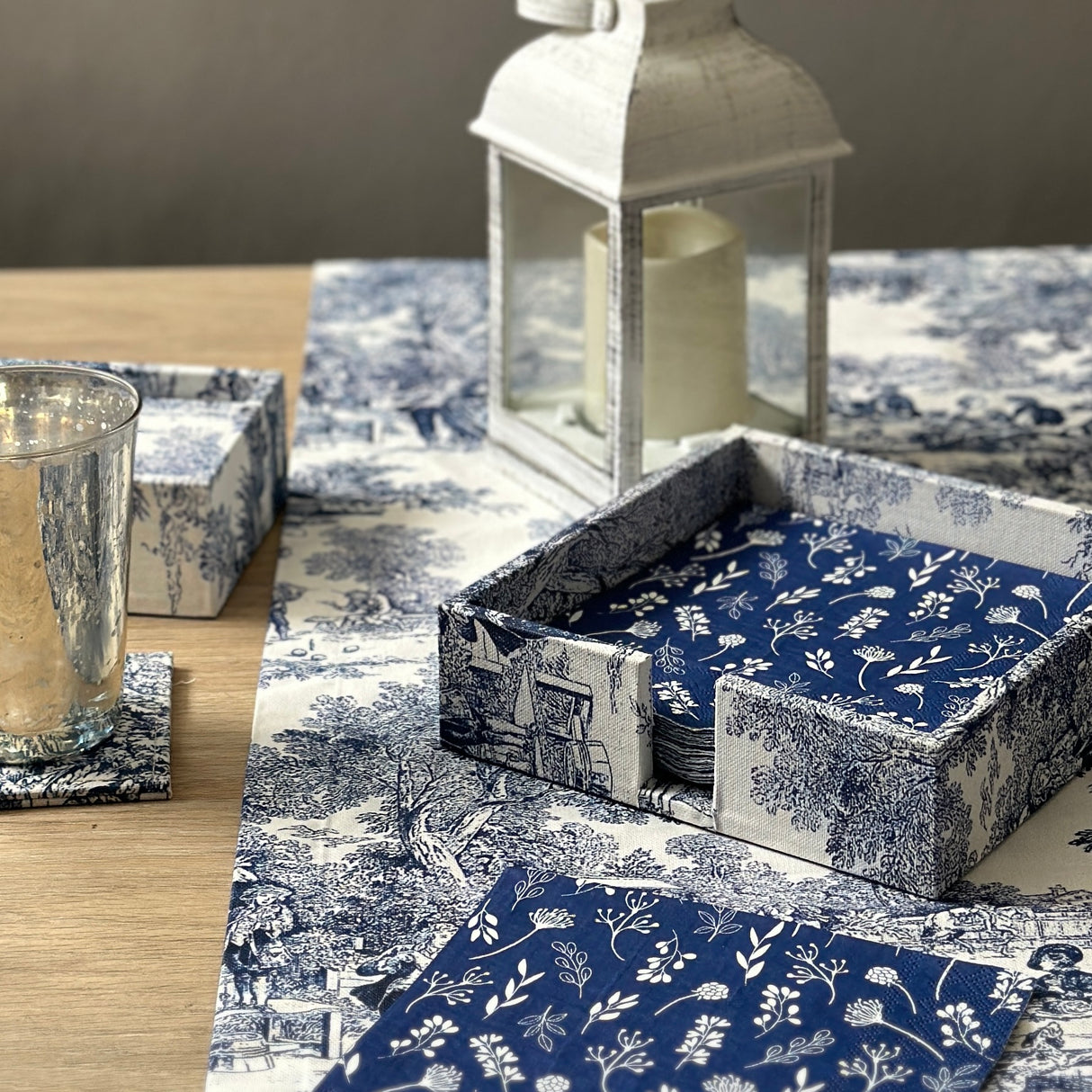 Portaservilletas Toile de Jouy azul
