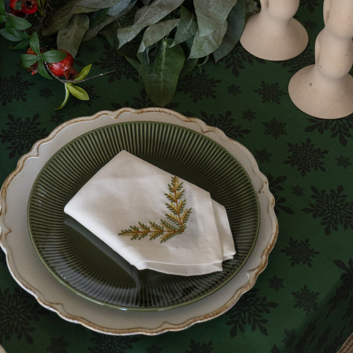 Servilleta lino blanco bordado hojas